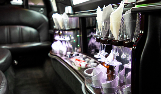 Benz-Sprinter-aba limousine mini bar interior