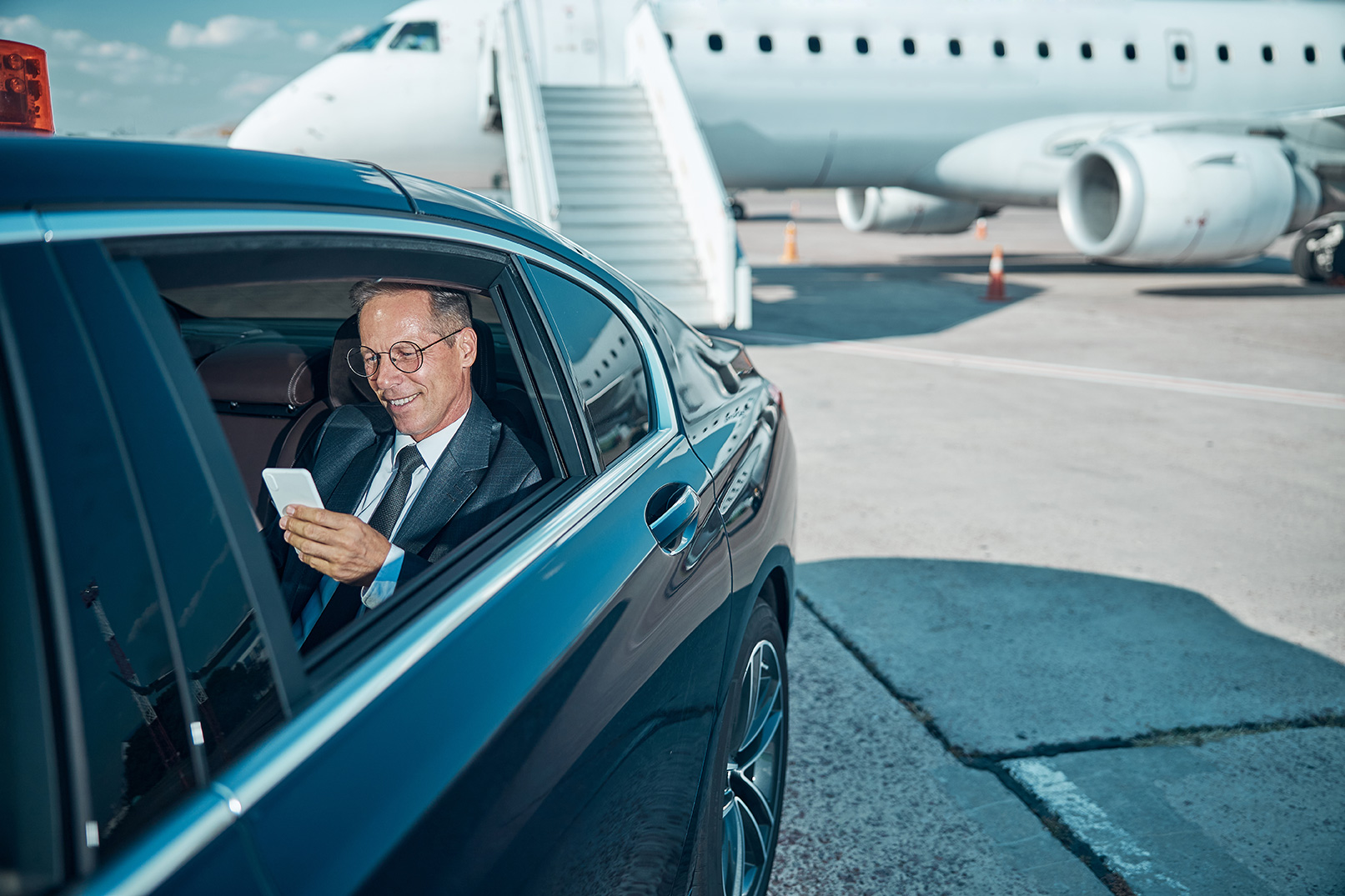 How Limousine Rentals Enhance Airport Transfers