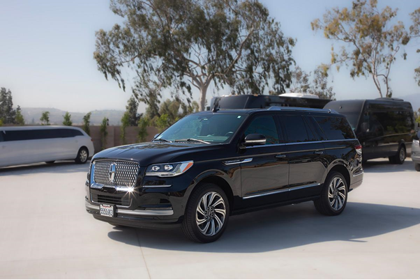 Black Lincoln-SUV2 side view